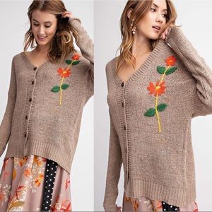{EASEL} EMBROIDERED BUTTON DOWN CARDIGAN